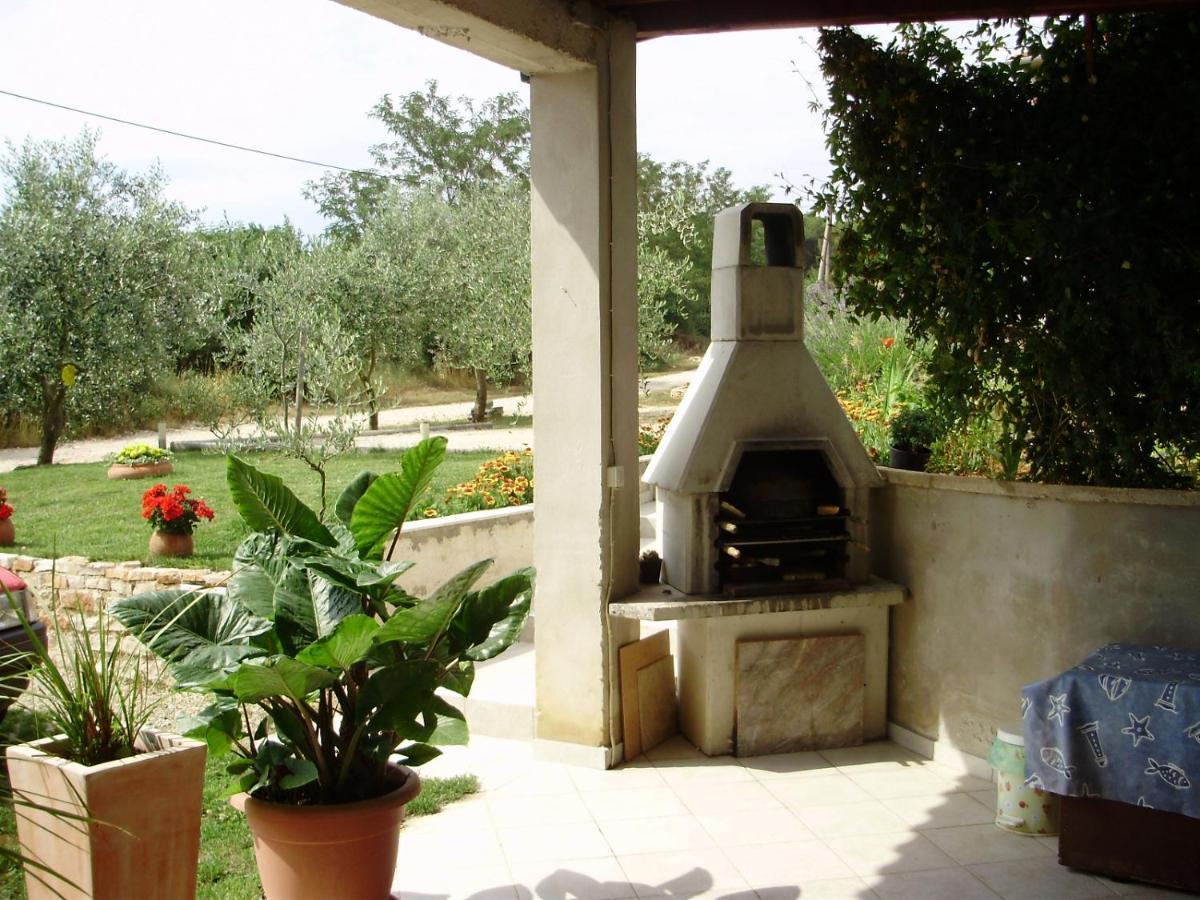 Apartments Caterina Pula Exterior photo